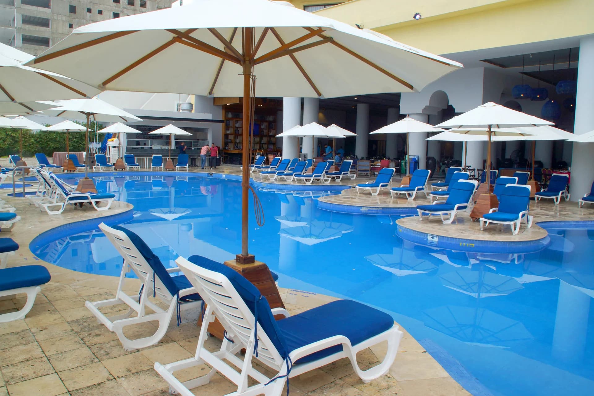 Pool snack bar
